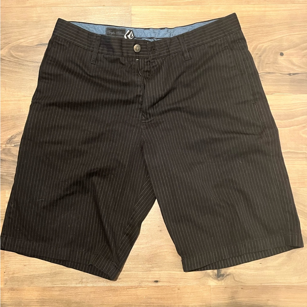 Pinstripe Volcom shorts size 31